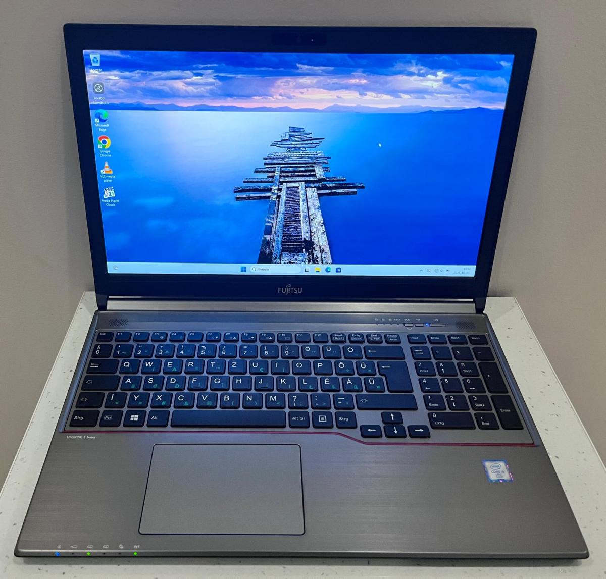Fujitsu Lifebook E756